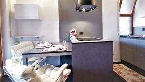 Apartment, 1 Bedroom | Private kitchenette