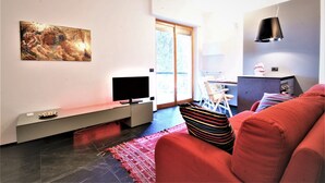 Apartment, 1 Bedroom | Living area