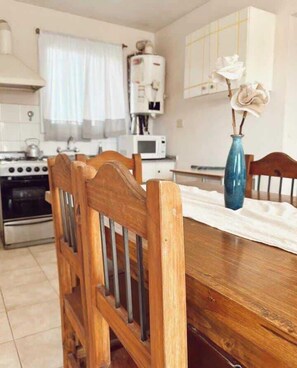 Family Apartment | Private kitchen | Cookware/dishes/utensils