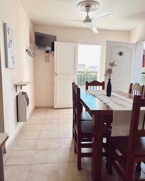 Apartament familiar | Cuina privada | Utensilis de cuina, vaixella i coberteria