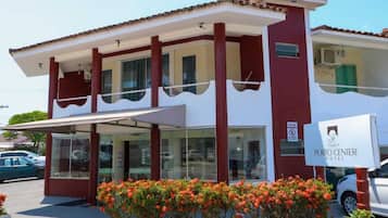 Fachada da propriedade