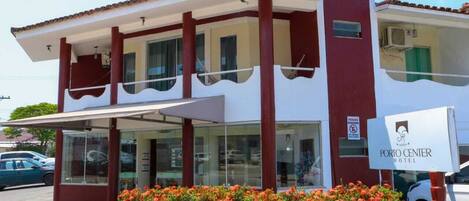 Fachada de la propiedad