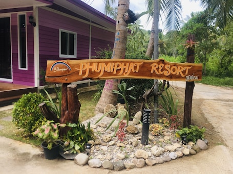 Front of property. Phumiphat Resort Koh Mook