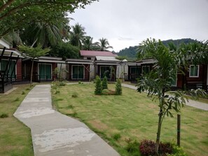 Property grounds - Phumiphat Resort  Koh Mook (Ko Mook)
