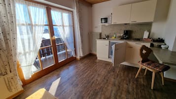 Apartment (3) | In-room dining