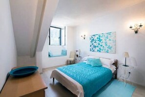 3 bedrooms, iron/ironing board, free WiFi, bed sheets - BEST TERRACE IN PRCANJ - As Featured on 'A Place in the Sun'  (Prcanj)