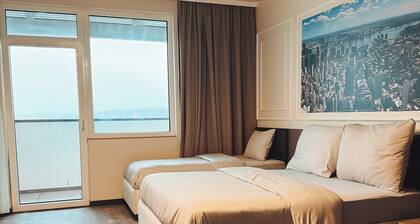 F Hotel 24h Check-In