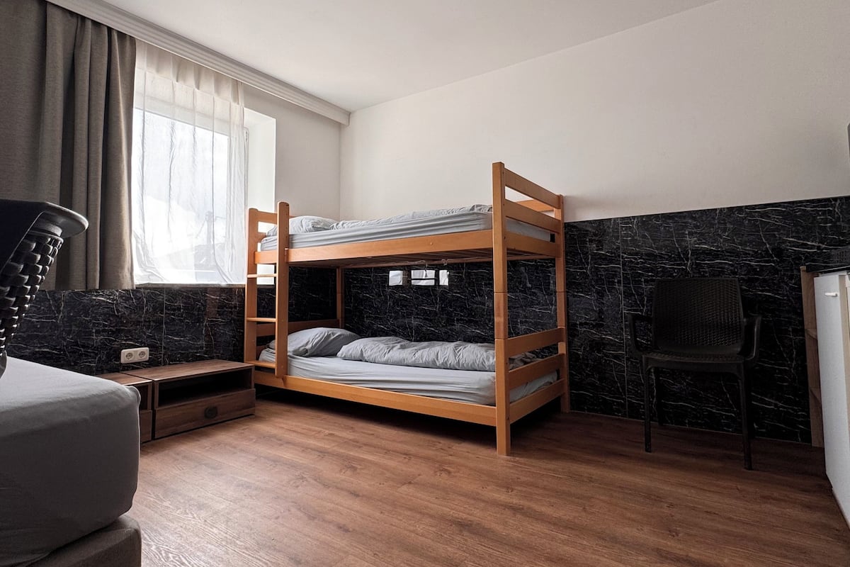 Basic Triple Room | WiFi (free), bed sheets