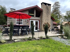 Outdoor dining - Roscoe Cabin Pet Friendly  (Roscoe)