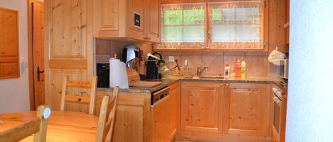 Mikrowelle, Ofen, Herdplatte, Geschirrspüler