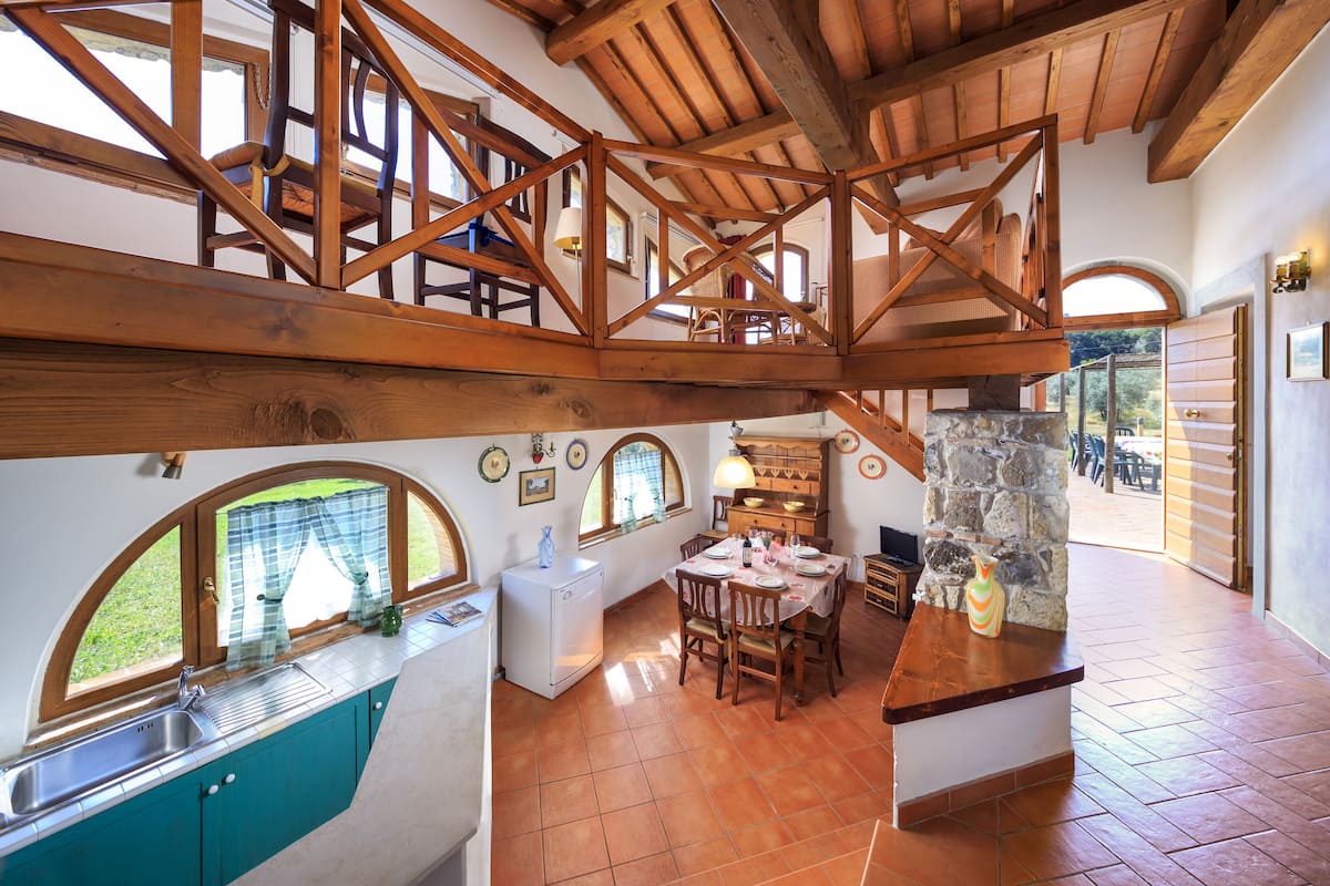 Traditional House, 3 Bedrooms, Garden Area | Living area | 21-inch flat-screen TV with cable channels, TV