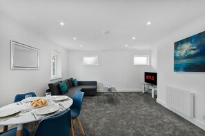 Apartment, 2 Bedrooms | Living area | 32-inch flat-screen TV with digital channels, TV, Netflix - Karah Suites - The Galleria (Hatfield)