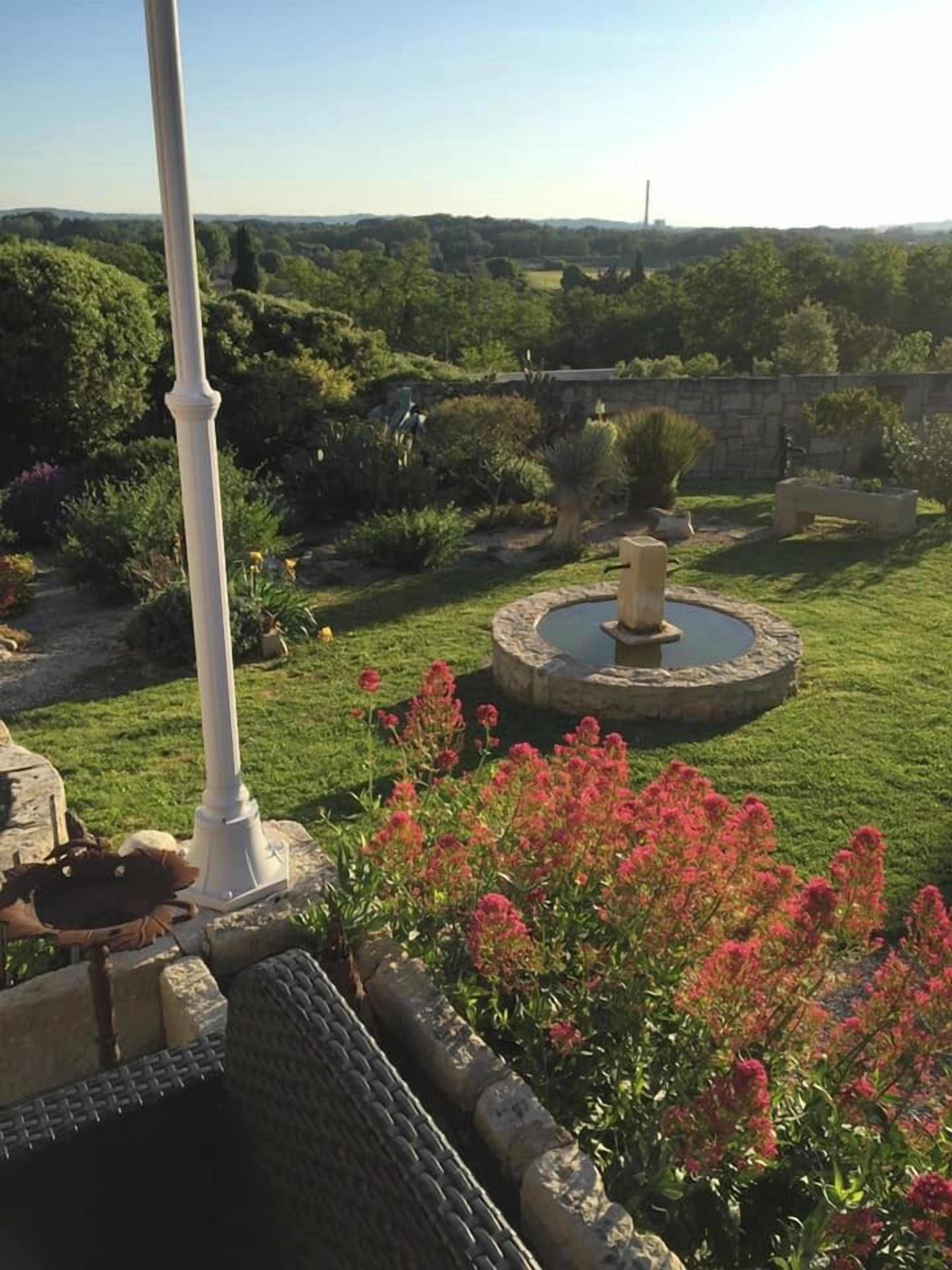 Piscine extérieure (ouverte en saison), chaises longues