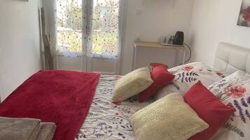 Basic Room | Individually decorated, individually furnished, desk, blackout drapes