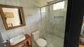 Standard Studio Suite, 1 Bedroom | Bathroom | Shower, rainfall showerhead, hair dryer