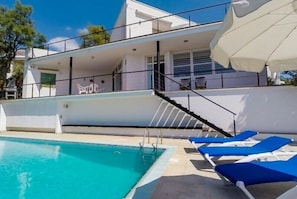 Pool - Club Villamar - Lovely modern villa with private pool and amazing sea views (Santa Cristina de Aro)