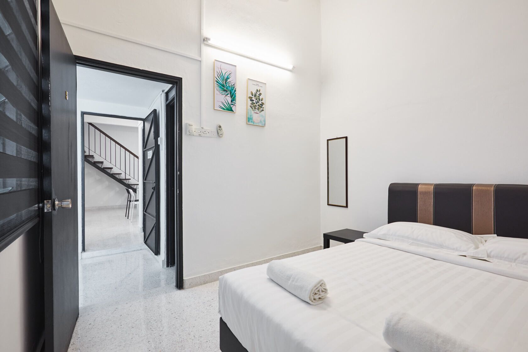 4 bedrooms, iron/ironing board, free WiFi