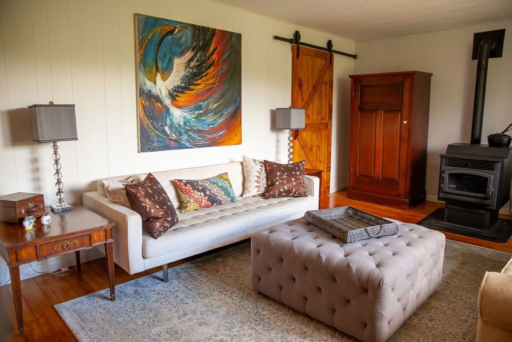 Charming 1866 schoolhouse in the heart of the County - free Sandbanks Pass