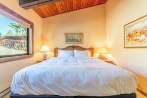 4 slaapkamers, een strijkplank/strijkijzer, gratis wifi, beddengoed