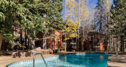 4 Makuuhuoneen Koti Näköalalla Ski Back Trailille Canyon Lodgessa!