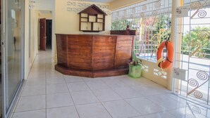 Vila | Kamar mandi | Kombinasi shower/bathtub, bathtub besar, pengering rambut, dan handuk