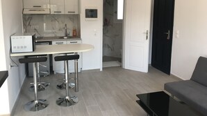 Unclassified image, 4 of 11, button - Garden Apartment (Mykonos)