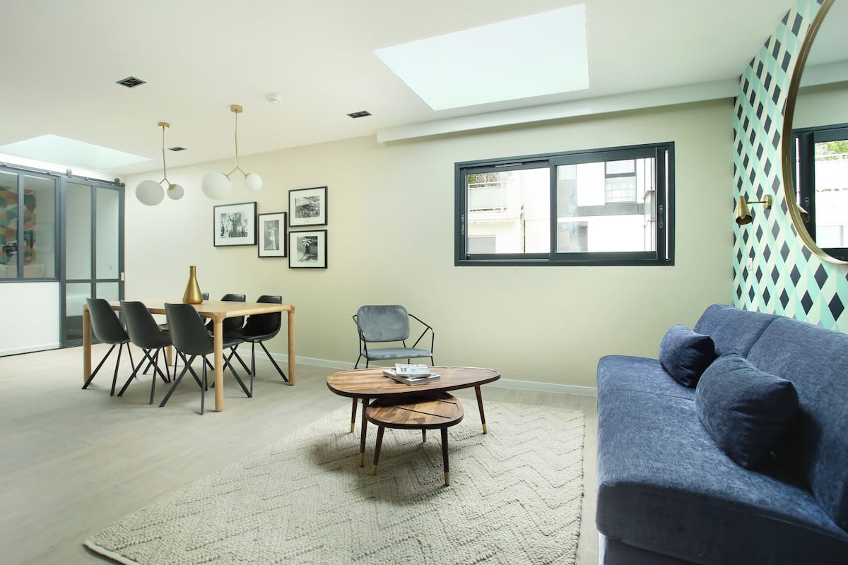 Apartemen, 2 kamar tidur (Large Apartment - with Sofa Bed) | 1 kamar tidur, seprai premium, brankas, dan ruang kerja ramah laptop