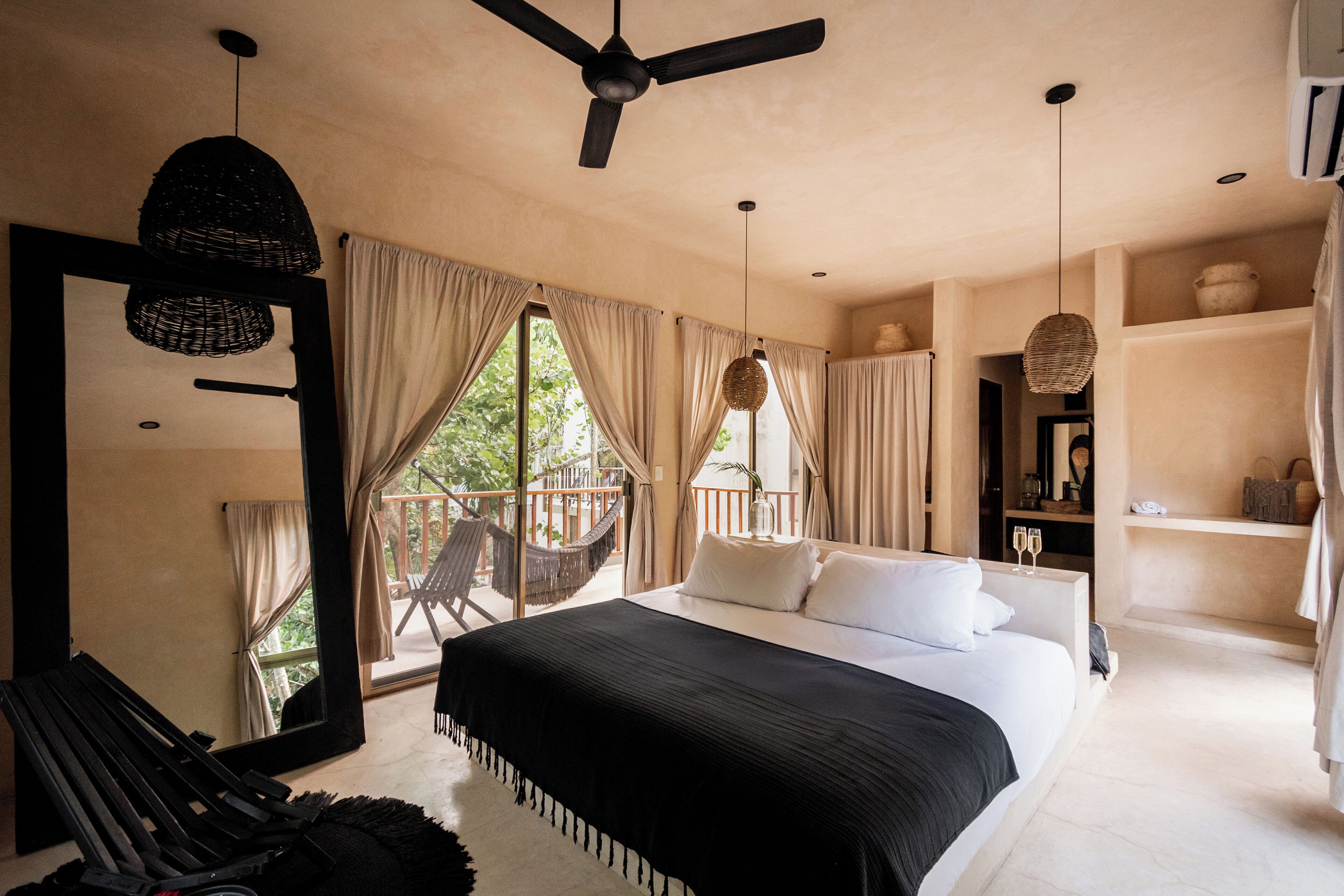 Tulik A Room | In-room safe, individually decorated, individually furnished, free WiFi