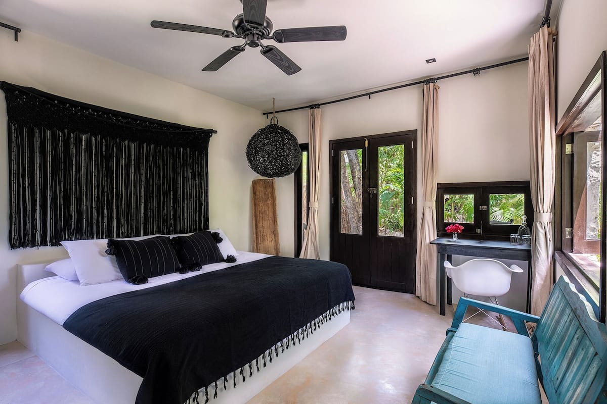 Room, Garden View