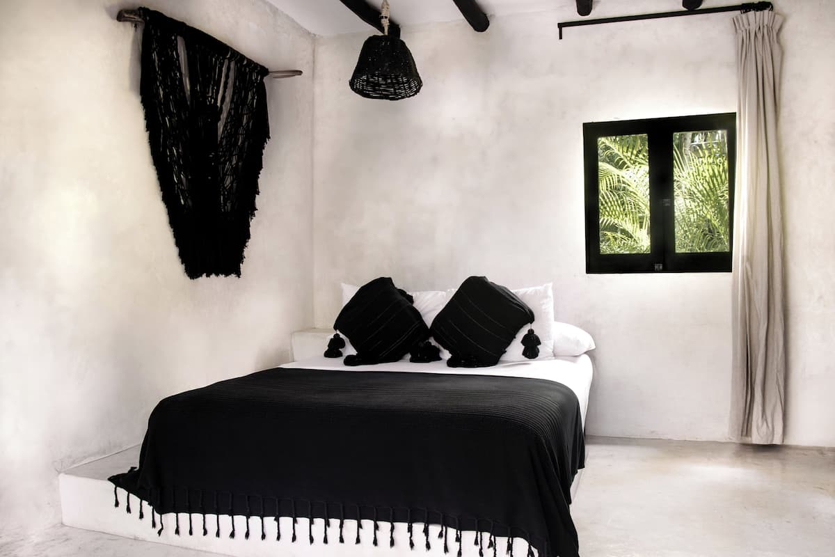 Jungle View Room | 1 soveværelse, pengeskab på værelset, individuelt design