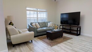 42-inch TV with cable channels - Storey Lake - Brl820 (Kissimmee)