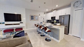 Fridge, microwave, stovetop, dishwasher - Storey Lake Resort - Lsl816 (Kissimmee)