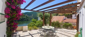 Riverside - Bella casa in splendida posizione con vista sul fiume