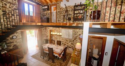 Riverside - Lovely house in amazing location with views over the river