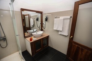 Bathroom - Grand Kalundawa - Dambulla's Hidden Secret (Dambulla)