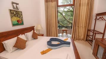 Deluxe Double Room | Premium bedding, minibar, in-room safe, blackout drapes