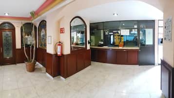 Mostrador para check-in y check-out