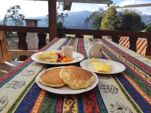 Free daily continental breakfast - Hostal Cloud Forest (Chugchilan)