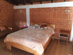 WiFi (無料)、ベッドシーツ