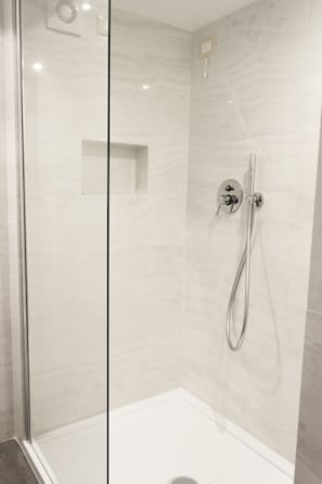 Apartment, 2 Bedrooms | Bathroom shower