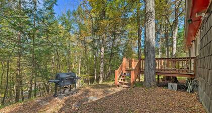 Catskill Mtn Home w/ Deck ~ 1 Miles to Zoom Flume!
