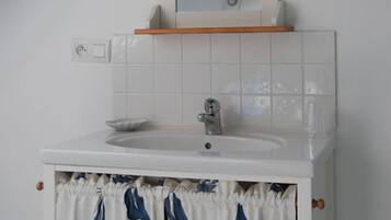 Double Room | Bathroom | Shower, hair dryer, towels