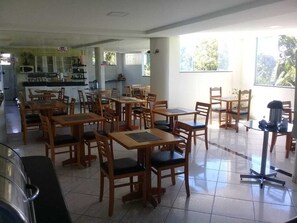 Free daily buffet breakfast - Milla Hotel (Teixeira de Freitas)
