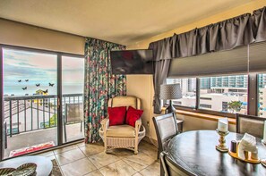 Enjoy a comfortable stay with a city view, dining area, and entertainment options.