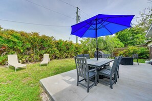 Outdoor dining - Dog-Friendly Home w/ Yard ~ 6 Miles to the Beach! (Sarasota)