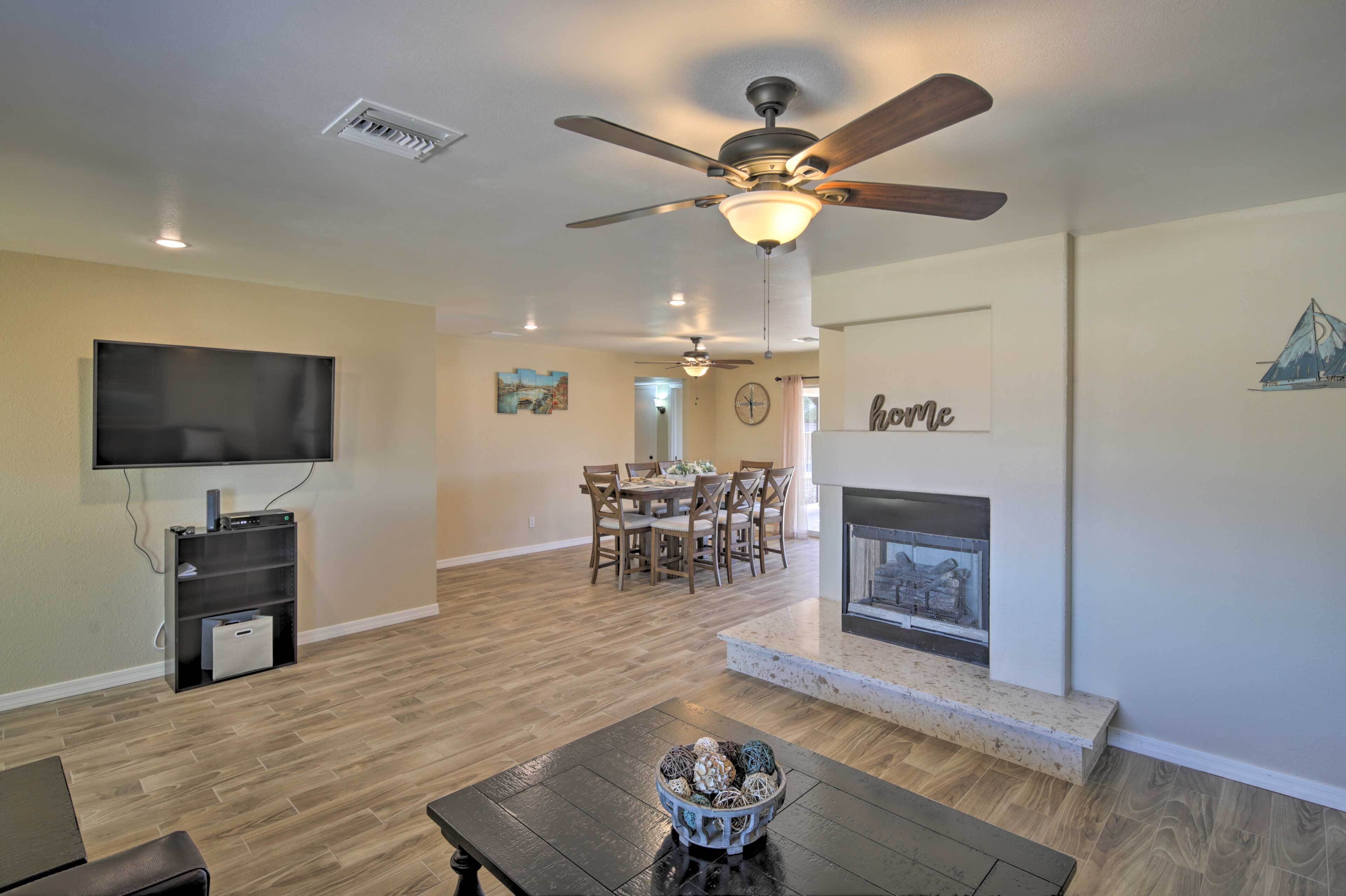 Home w /Patio ~ 10 Mins to Golf & Lake Havasu!