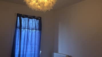 Rideaux occultants, fer et planche Ă repasser, Wi-Fi gratuit