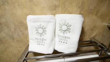Standard Double Room | Bathroom | Slippers, towels