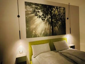 3 Schlafzimmer, Schreibtisch, Bügeleisen/Bügelbrett, Reisekinderbett