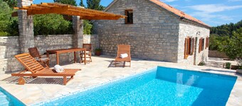 Fig Tree Villa - Korcula - Una tradizionale villa in pietra immersa in un uliveto